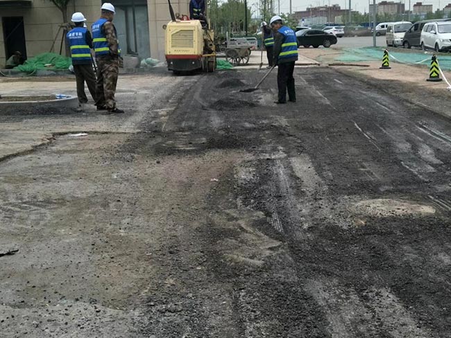 中國(guó)鐵建臨時(shí)駐扎地道路